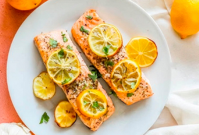 lightly smoked salmon garlic lemon sauce