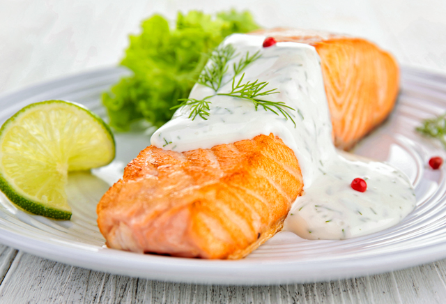 salmon fillet yogurt sauce dill lemon marinade